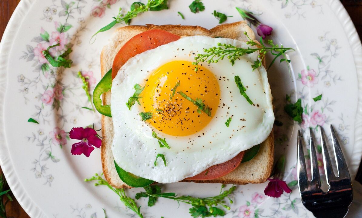 omelette sandwich on a protein diet